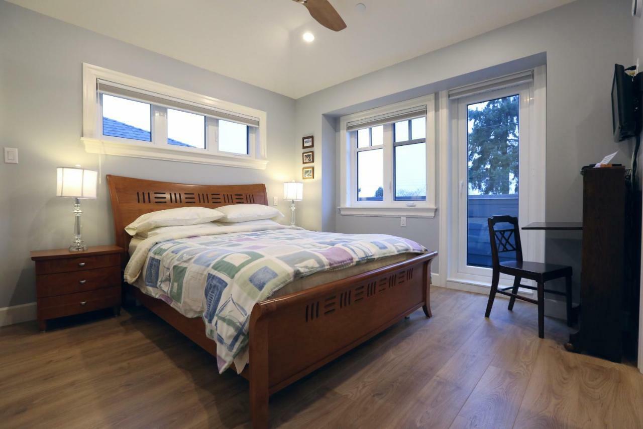 Vancouver Traveller B&B ภายนอก รูปภาพ